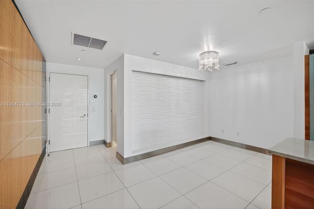 2950 NE 188th Street 302, Aventura, FL 33180
