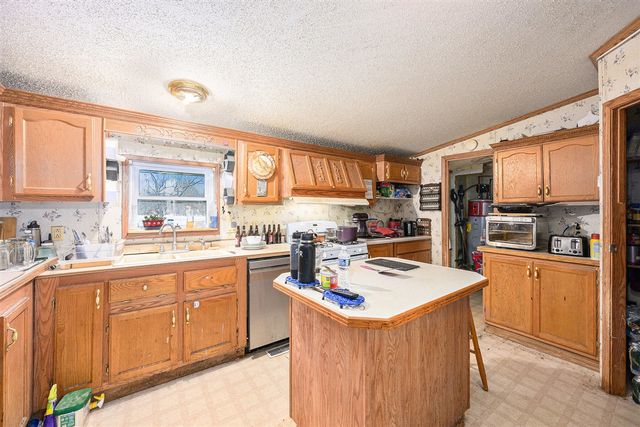 5607 S 28th Street, Kalamazoo, MI 49048