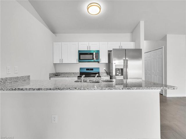4620 SW 8th CT, Cape Coral, FL 33914