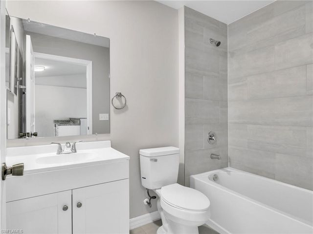 4620 SW 8th CT, Cape Coral, FL 33914