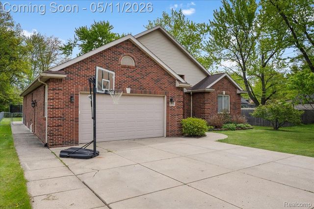 1520 Garden Street, Garden City, MI 48135