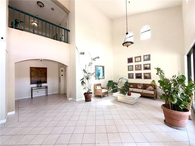 4201 Via Marisol, Los Angeles, CA 90042