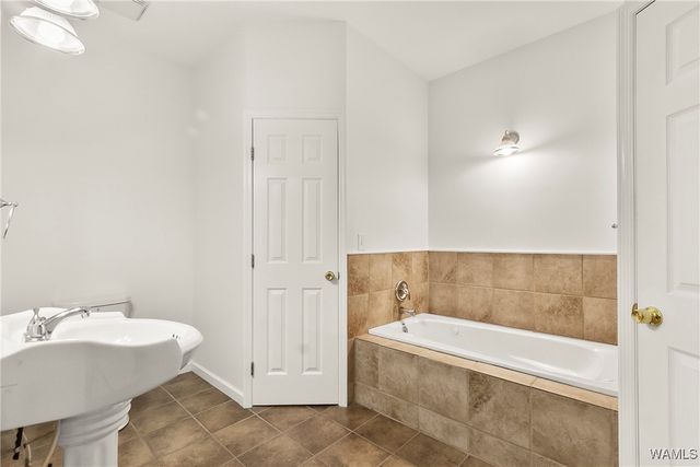 4007 Savanah, Northport, AL 35473