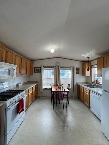 20 Barlow Drive, Mansfield, CT 06268