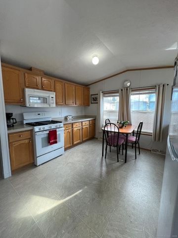 20 Barlow Drive, Mansfield, CT 06268