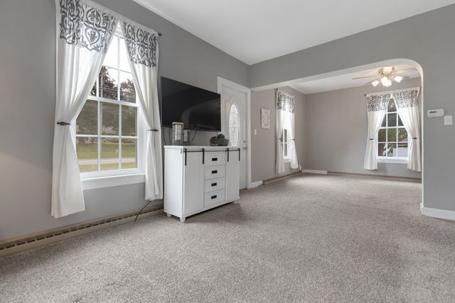 704 S State Street, Hampshire, IL 60140