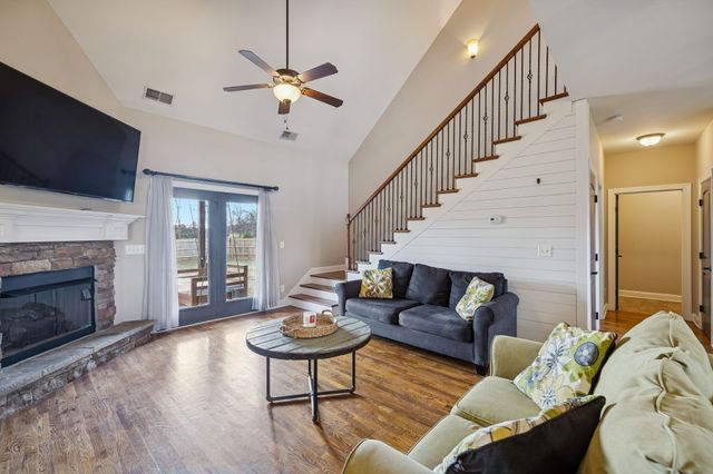 1722 Drayton Dr, Murfreesboro, TN 37130