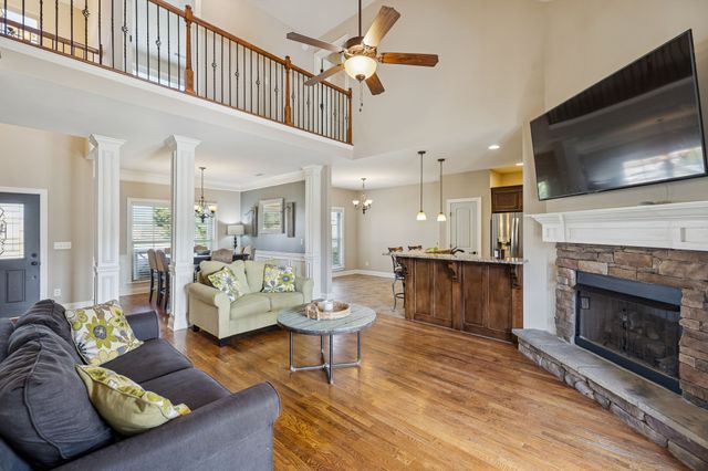 1722 Drayton Dr, Murfreesboro, TN 37130