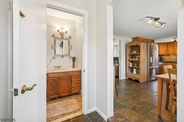 454 Northern Pkwy, Ridgewood Village, NJ 07450