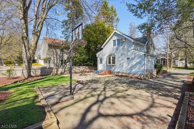 454 Northern Pkwy, Ridgewood Village, NJ 07450