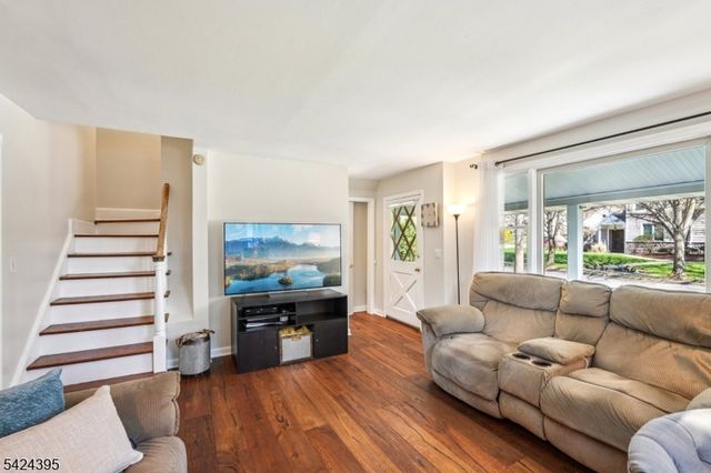 454 Northern Pkwy, Ridgewood Village, NJ 07450