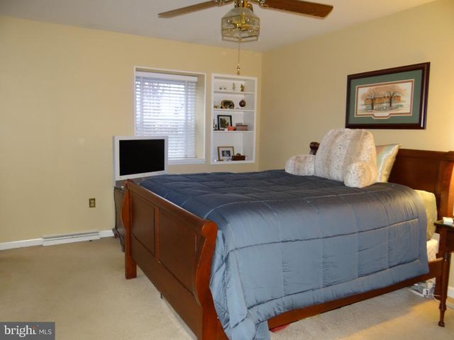 842 WOODLAWN DRIVE, Chambersburg, PA 17201