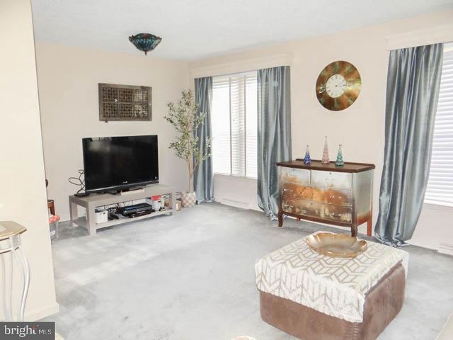 842 WOODLAWN DRIVE, Chambersburg, PA 17201