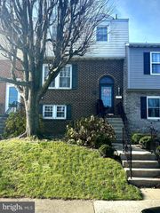 842 WOODLAWN DRIVE, Chambersburg, PA 17201