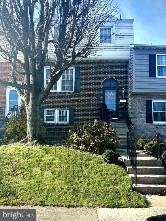 842 WOODLAWN DRIVE, Chambersburg, PA 17201