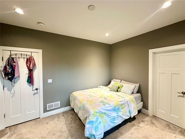 816 Palmyra Drive NE, Cedar Rapids, IA 52402