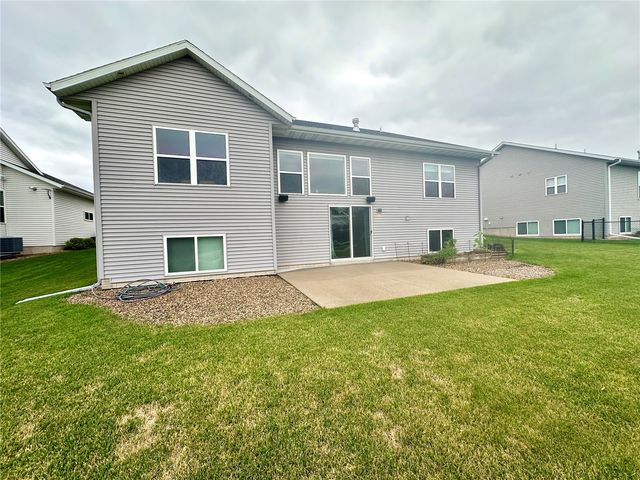 816 Palmyra Drive NE, Cedar Rapids, IA 52402