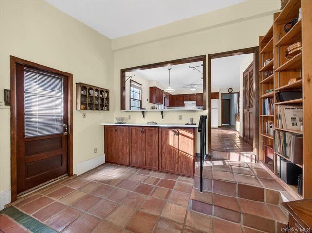 10 Dunnery Court, Suffern, NY 10901