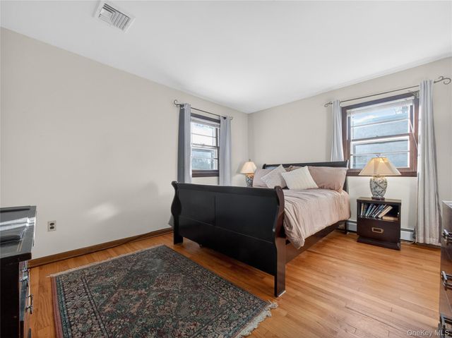 10 Dunnery Court, Suffern, NY 10901