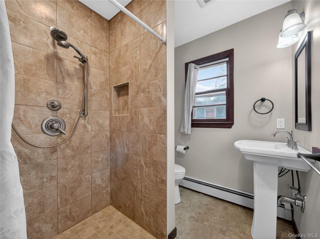 10 Dunnery Court, Suffern, NY 10901