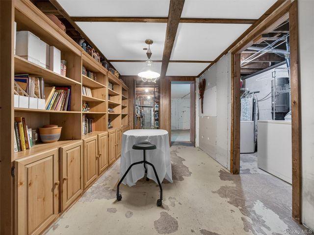 10 Dunnery Court, Suffern, NY 10901