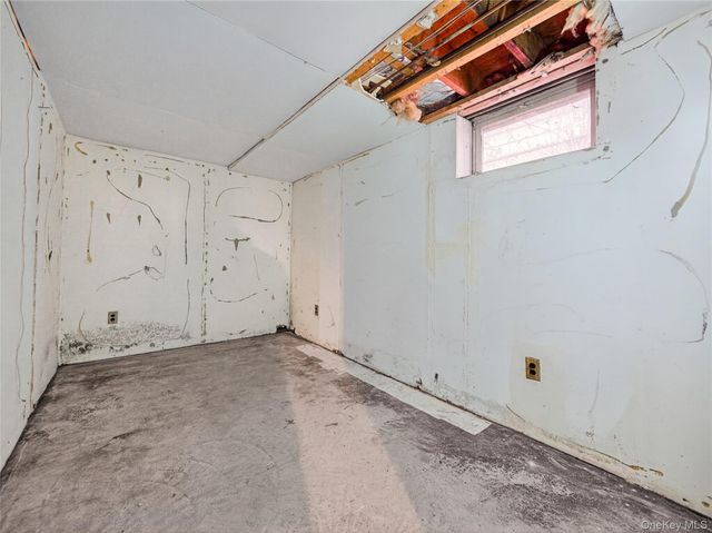 10 Dunnery Court, Suffern, NY 10901