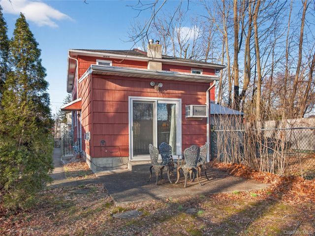 10 Dunnery Court, Suffern, NY 10901