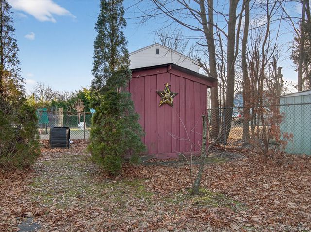 10 Dunnery Court, Suffern, NY 10901