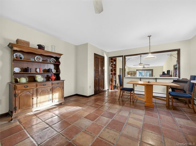 10 Dunnery Court, Suffern, NY 10901