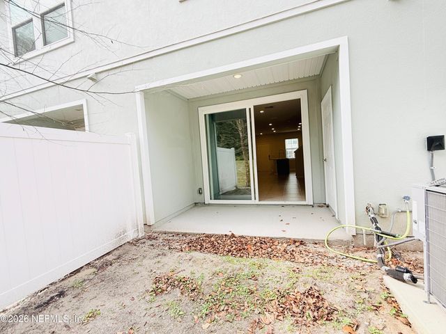 847 GATE RUN Road, Jacksonville, FL 32211