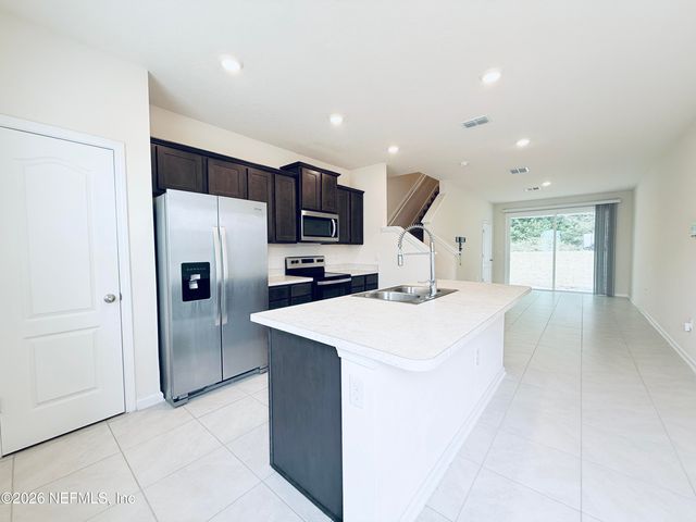 847 GATE RUN Road, Jacksonville, FL 32211