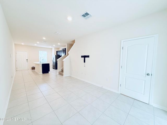 847 GATE RUN Road, Jacksonville, FL 32211