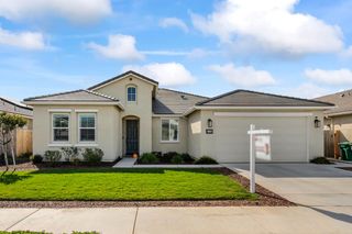 1125 Pearl Dr, Los Banos, CA 93635