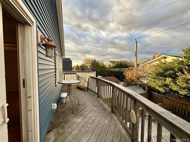 575 E Fulton Street Upper, Long Beach, NY 11561