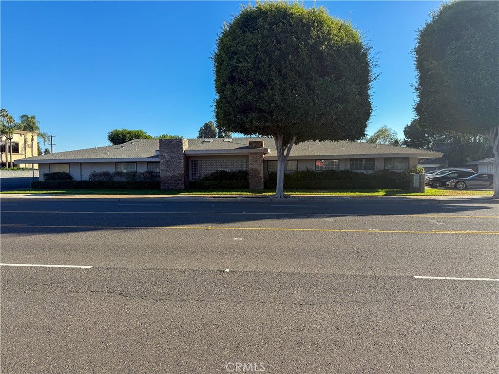 1044 E Chapman 1042, Orange, CA 92866 — exterior