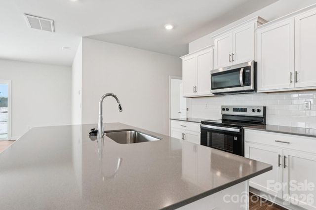 1447 Mammoth Road, Hickory, NC 28602