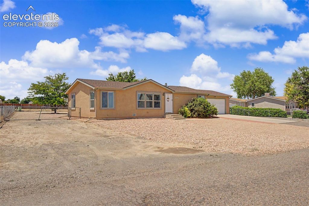 667 S Burro Drive, Pueblo, CO 81007 — photo 3