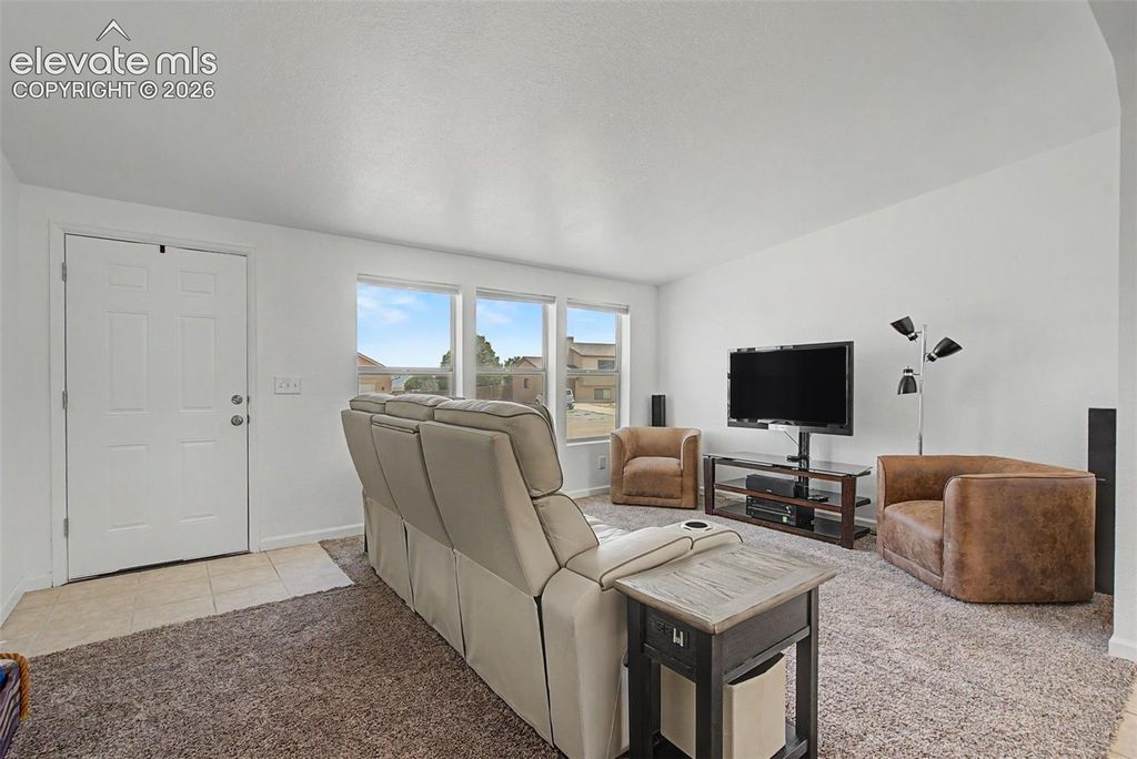 667 S Burro Drive, Pueblo, CO 81007 — photo 4