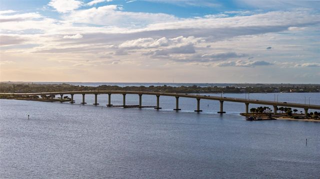 184 NE Edgewater Drive 1001, Stuart, FL 34996