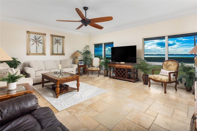 184 NE Edgewater Drive 1001, Stuart, FL 34996