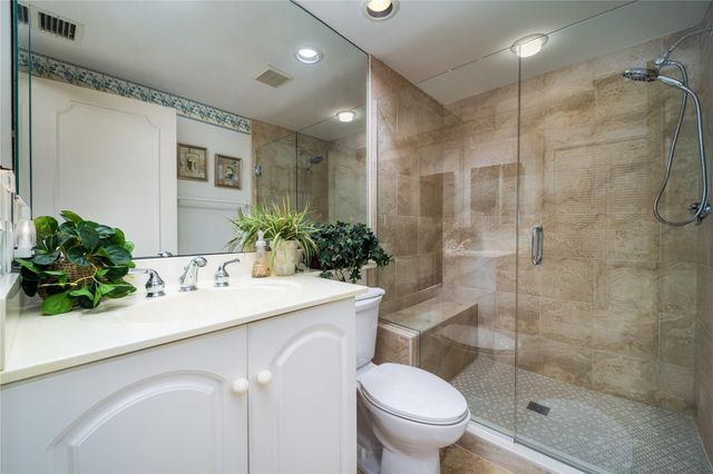 184 NE Edgewater Drive 1001, Stuart, FL 34996