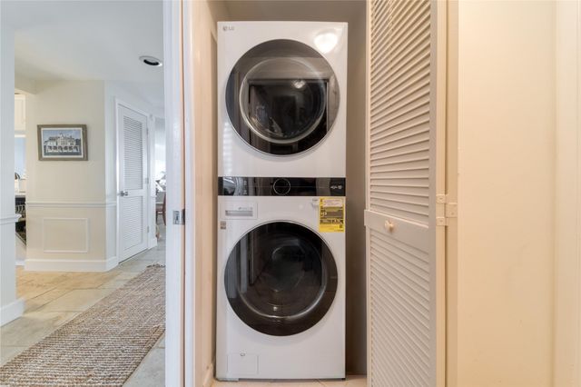 184 NE Edgewater Drive 1001, Stuart, FL 34996