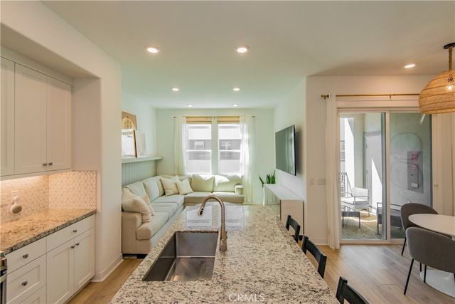 27466 Mercantile Court 203, Valencia, CA 91381
