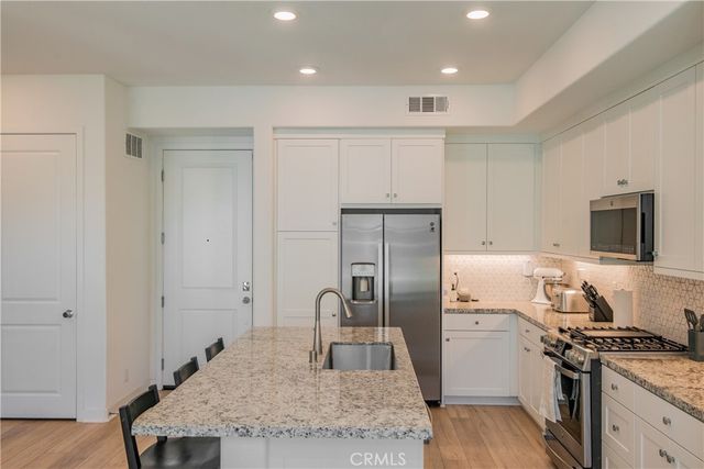 27466 Mercantile Court 203, Valencia, CA 91381