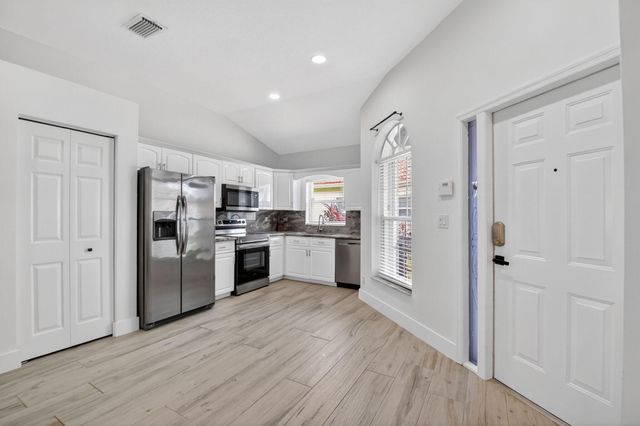 1813 Wood Fern Drive, Boynton Beach, FL 33436