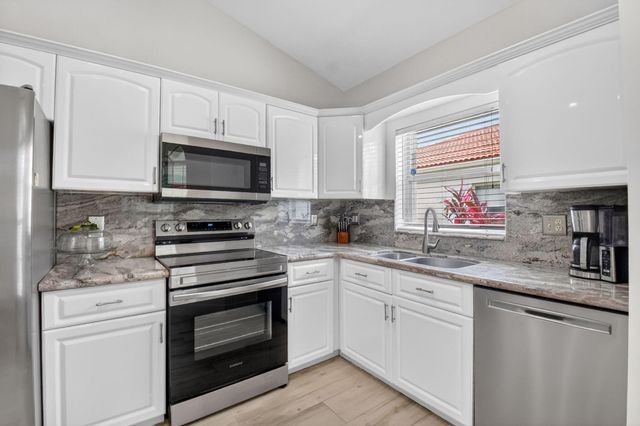 1813 Wood Fern Drive, Boynton Beach, FL 33436