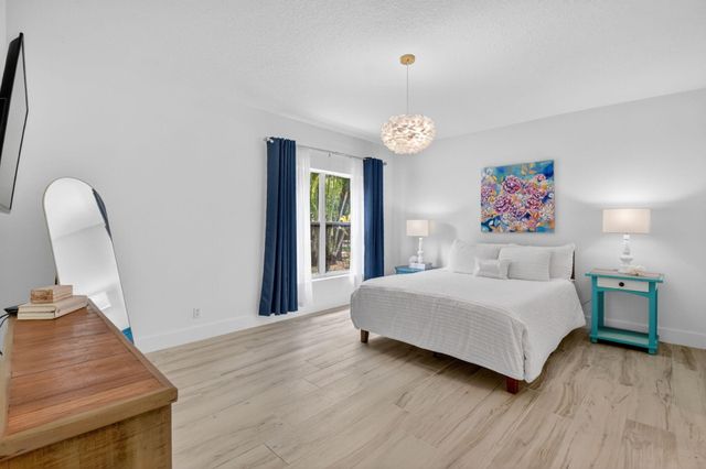 1813 Wood Fern Drive, Boynton Beach, FL 33436