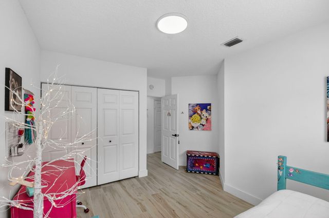 1813 Wood Fern Drive, Boynton Beach, FL 33436