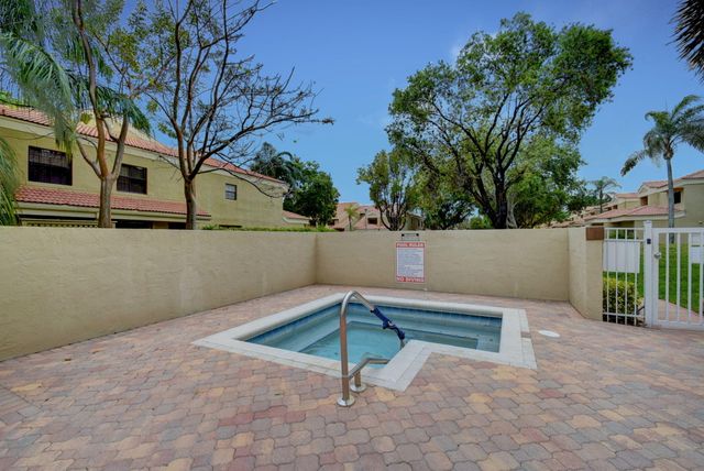 1813 Wood Fern Drive, Boynton Beach, FL 33436