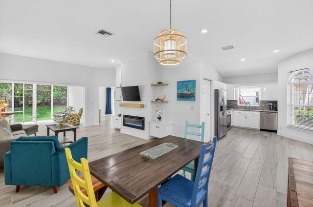 1813 Wood Fern Drive, Boynton Beach, FL 33436
